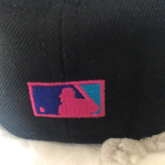 NEW ERA black fitted Toronto Blue Jays baseball cap. Size 7 3/8. - Picture 6 of 14